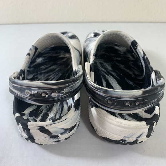 Crocs Kids Classic Marbled Tie Dye Clog Black/White Little Kids Slip On Shoes 11 - Picture 3 of 8